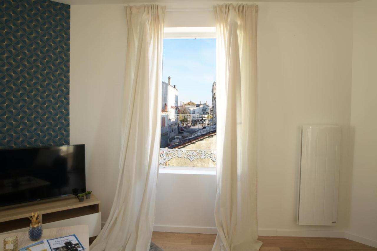 T2 De 55M2 Avec Toit Terrasse, Hyper Centre, Wifi, Draps, Savons Et Serviettes Fournis Cognac Exterior photo